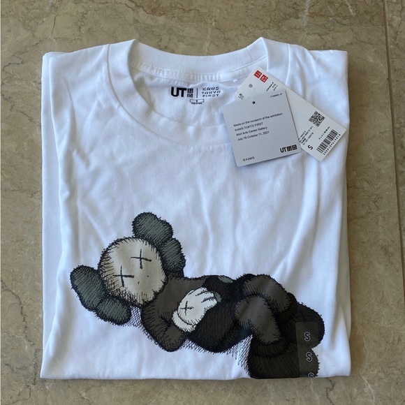 Uniqlo x Kaws Unisex Tokyo First White Short Sleeve T-Shirt size S - Picture 1 of 5